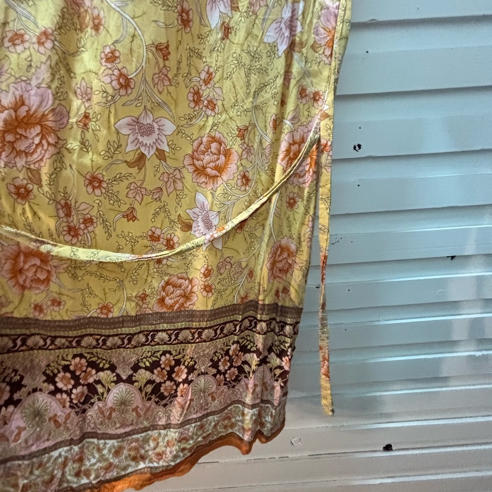 Floral Patterned Kimono/ Robe - Picture 4 of 8